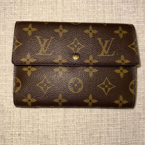 LOUIS VUITTON ORIGINAL WITH STAMPED SERIAL NUMBER - Picture 1 of 12